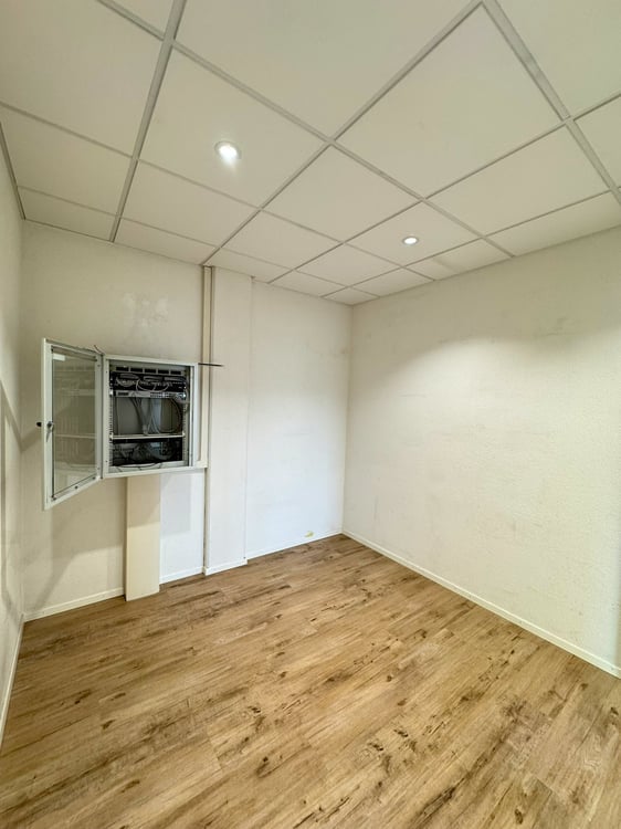 Helle Büro-/Gewerberäumlichkeiten an bester Lage in Urdorf 7