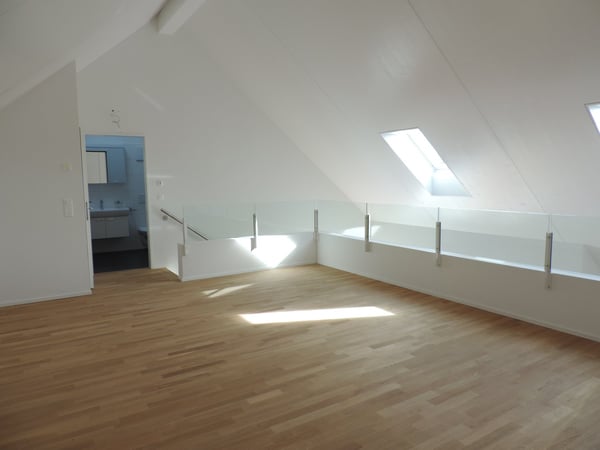 Moderne 4.5-Zimmer-Maisonette-Wohnung mit Weitsicht 2
