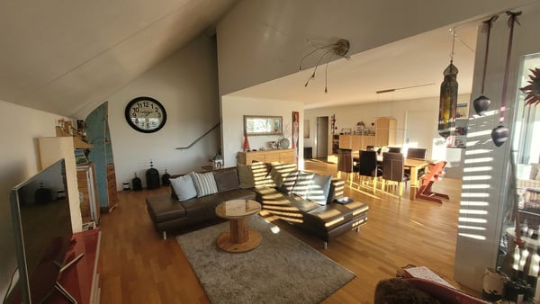 Moderne 4.5-Zimmer-Maisonette-Wohnung mit Weitsicht