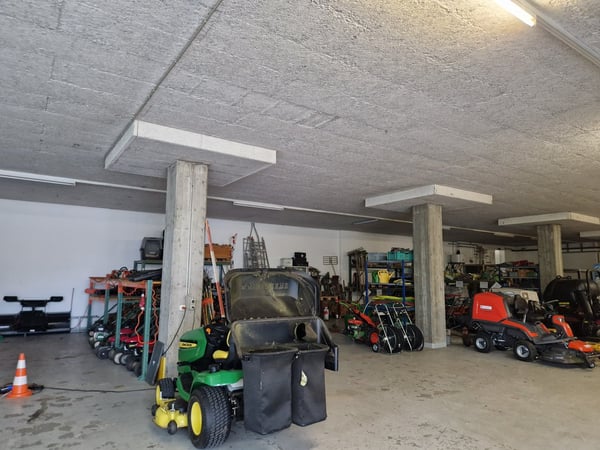 Befahrbare Gewerbefläche im EG mit Büro, Küche und 10 Aussenparkplätzen in Dübendorf 3