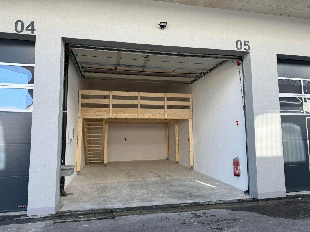 Dépôt avec mezzanine