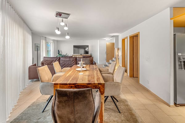 Grosszügiges Einfamilienhaus mit Weitblick, viel Privatsphäre und einzigartigem Raumgefühl 3