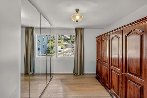 Sonnige 5.5-Zimmer-Wohnung in ruhiger, naturnaher Lage nahe Zürich 9