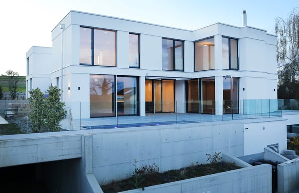 Oberwil Bestlage: Exklusive 6-Zimmer-Villa mit Pool, Garten & Einliegerwohnung 1