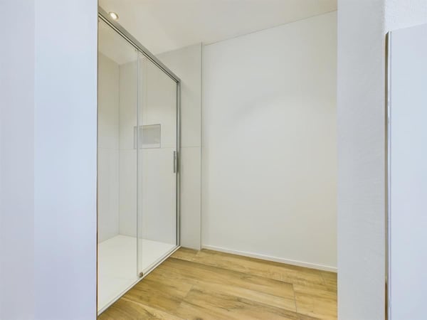 Wohnhaus mit 2 modernen Wohnungen  und viel Platz für Ihre Tiere 11