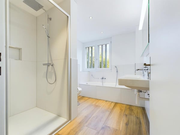 Wohnhaus mit 2 modernen Wohnungen  und viel Platz für Ihre Tiere 10