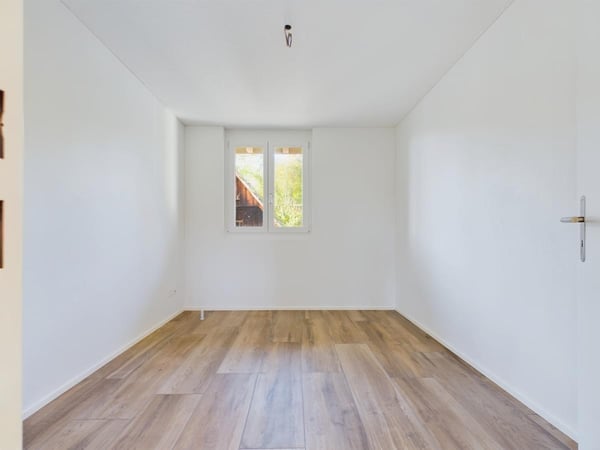 Wohnhaus mit 2 modernen Wohnungen  und viel Platz für Ihre Tiere 9