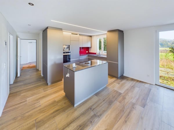 Wohnhaus mit 2 modernen Wohnungen  und viel Platz für Ihre Tiere 4