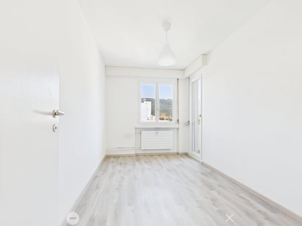 Appartement 3 pièces rénové avec vue panoramique à Biel 6