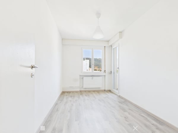 Appartement 3 pièces rénové avec vue panoramique à Biel 6