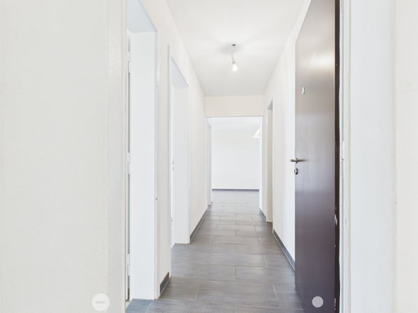 Appartement 1 pièces rénové avec vue panoramique à Biel 4