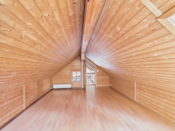 3,5 Zimmer Dachwohnung mit Bergsicht und Raumhöhe 21