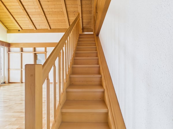 3,5 Zimmer Dachwohnung mit Bergsicht und Raumhöhe 19