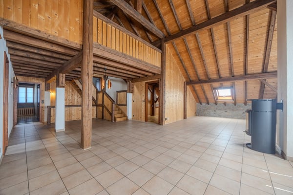 Ancienne ferme vaudoise superbement rénovée avec potentiel 15