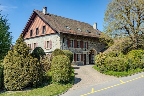 Ancienne ferme vaudoise superbement rénovée avec potentiel 2
