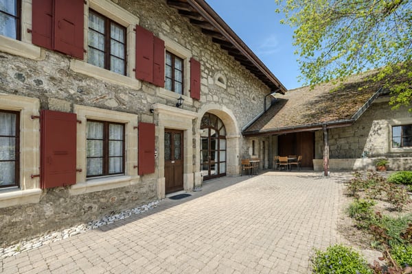 Ancienne ferme vaudoise de caractère - deux logements distincts 16