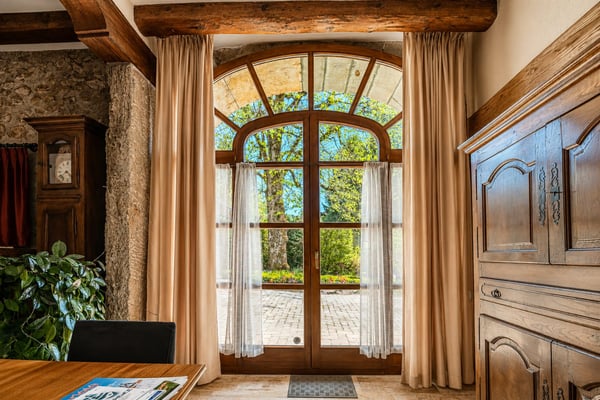 Ancienne ferme vaudoise de caractère - deux logements distincts 3
