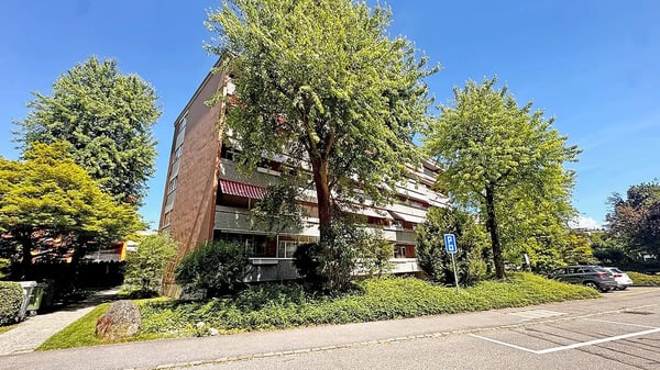 Helle 5.5 Zimmer Eigentumswohnung mit Balkon in Wetzikon 2