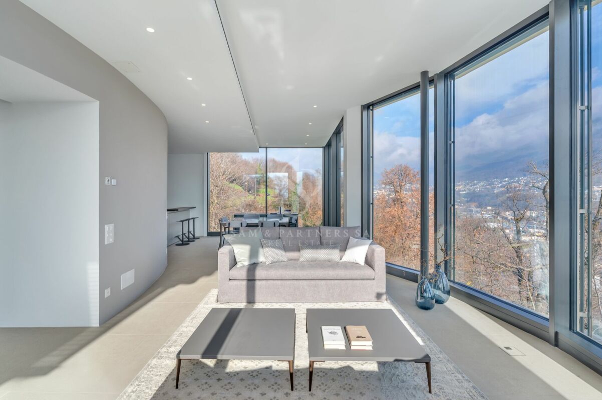 Attico duplex con vista lago