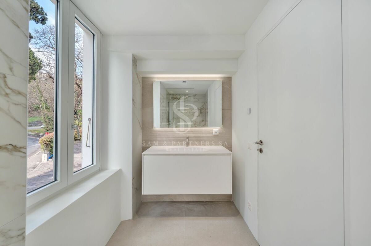Attico duplex con vista lago