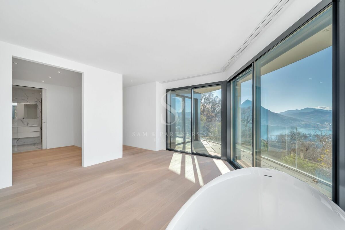 Moderna Villa con piscina