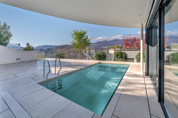 Moderna Villa con piscina