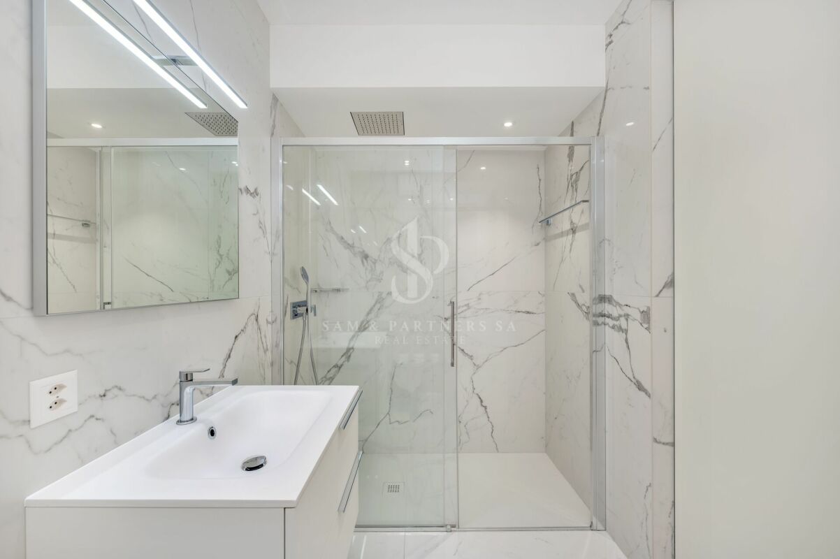 Moderna Villa con piscina