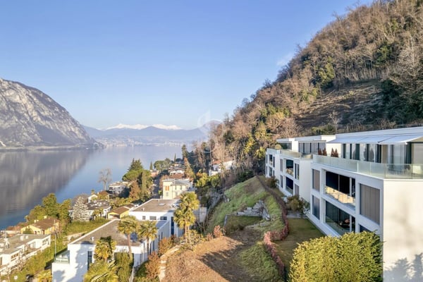 Atticco con vista lago 7