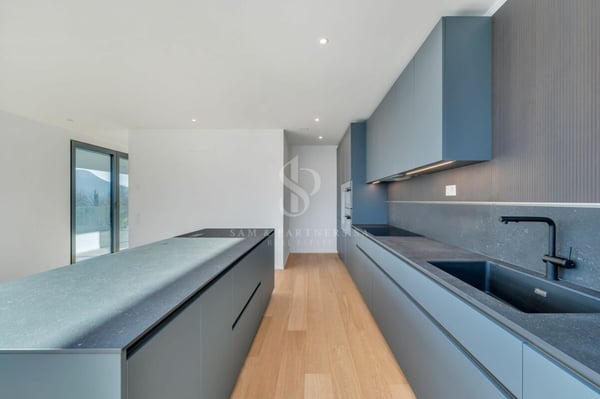 Nuova Villa con vista lago 10