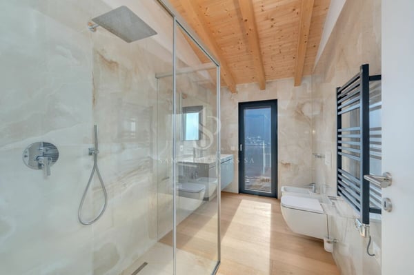Nuova Villa con vista lago 15