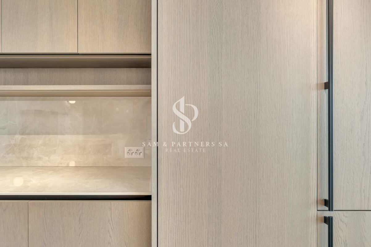 Penthouse con rooftop e vista lago