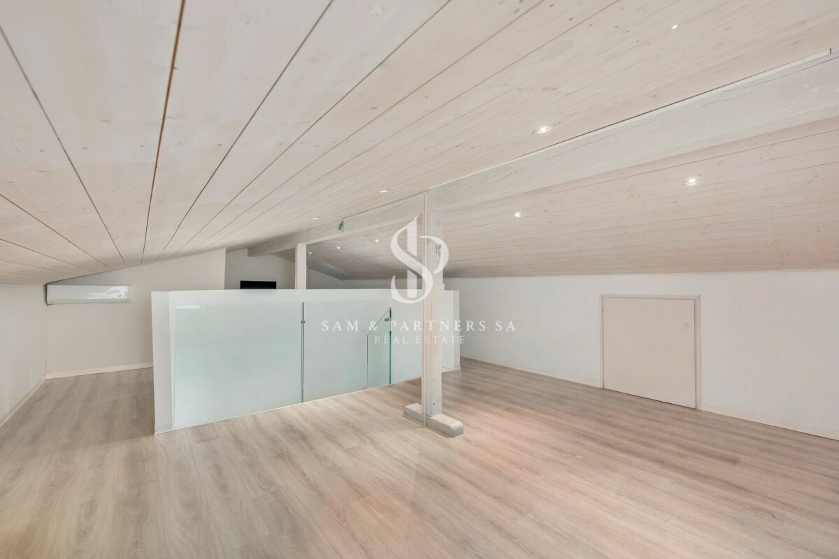 Moderna casa con piscina
