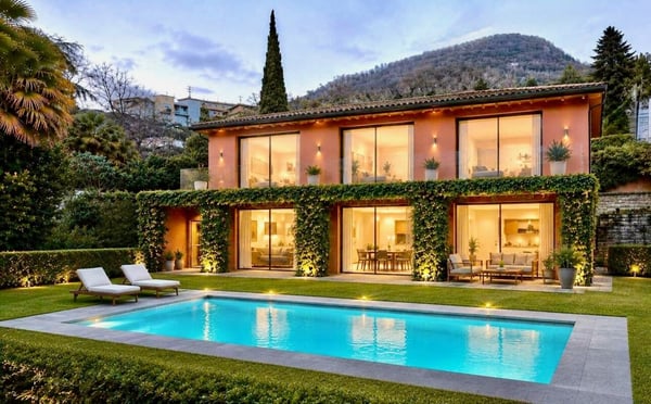 Villa con giardino 1