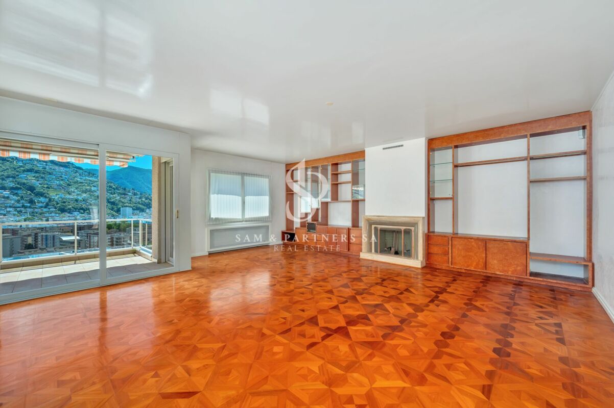 Esclusiva proprietà panoramica con vista lago
