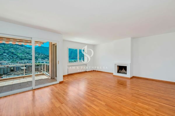 Esclusiva proprietà panoramica con vista lago 12