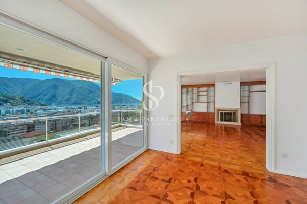Esclusiva proprietà panoramica con vista lago 7