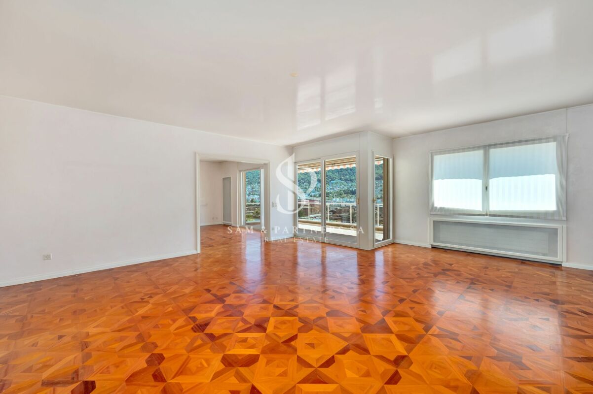 Esclusiva proprietà panoramica con vista lago