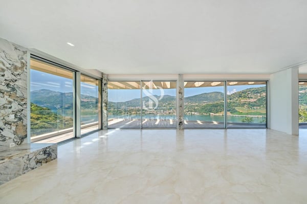 Nuova con vista lago 11