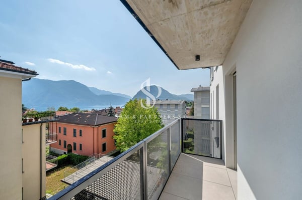 Moderno 2.5 locali con vista lago 10