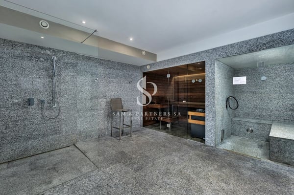 Eleganza e privacy con vista lago 18