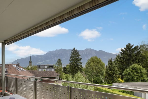 Ruhig wohnen, zentral leben – sonniger Balkon mit schönem Weitblick 10