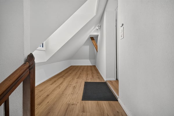 Möblierte Dachwohnung an ruhiger, sonniger Lage 12