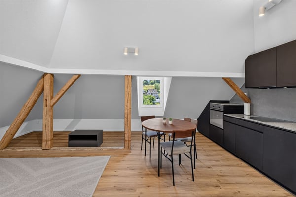 Möblierte Dachwohnung an ruhiger, sonniger Lage 1