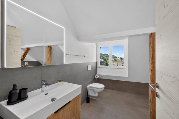 Möblierte Dachwohnung an ruhiger, sonniger Lage 8