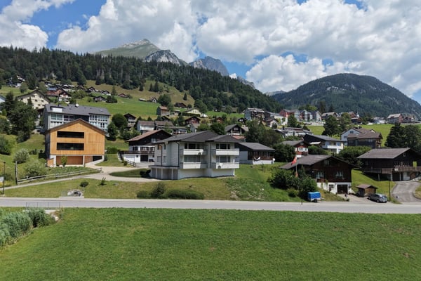 Sonniges 3.5-Zimmer-Feriendomizil mit Bergsicht, Loipe und Skilift vor der Tür 11