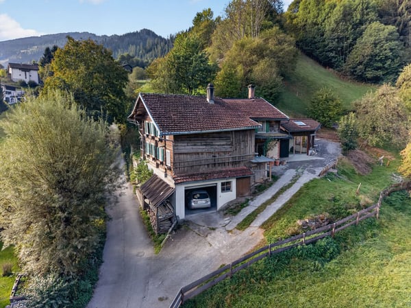 Charmantes Strickbau-Einfamilienhaus mit Wintergarten im Prättigau 10