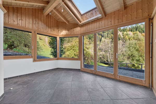 Charmantes Strickbau-Einfamilienhaus mit Wintergarten im Prättigau 9