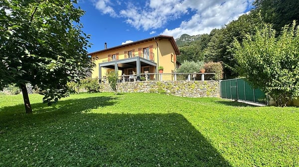 In eccellenti condizioni villa con grande giardino! 1