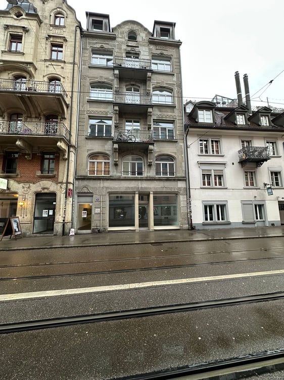 Vielseitige Gewerbe- und Lagerräume an der Linsebühlstrasse 1