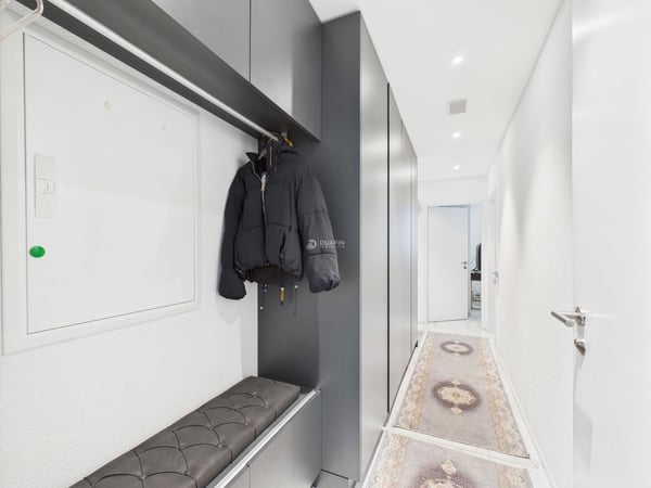 Moderne 4.5-Zi.-Wohnung mit Balkon & 2 TG in Ottenbach kaufen 2